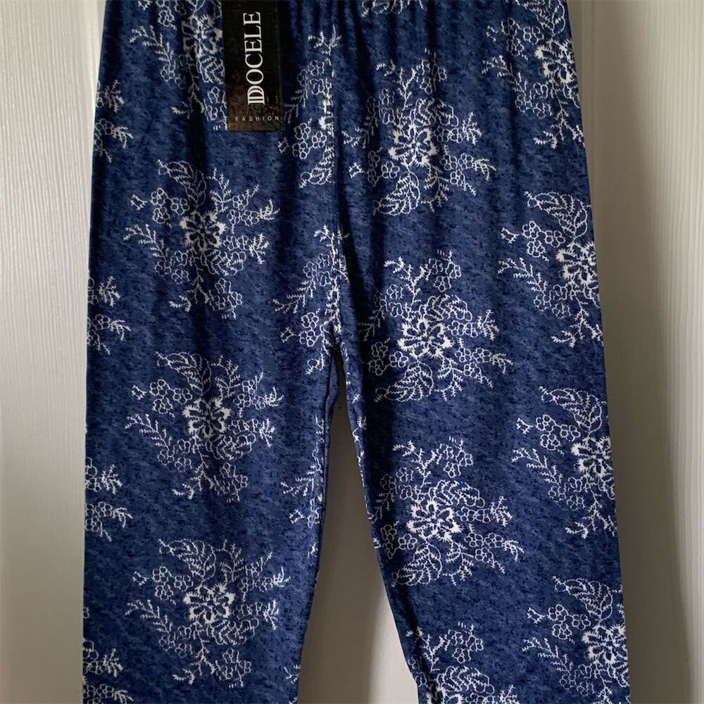 Docele Women's Blue Floral Print Capris Pants‎ Size Reg One Size